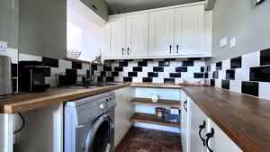 Kitchen- click for photo gallery